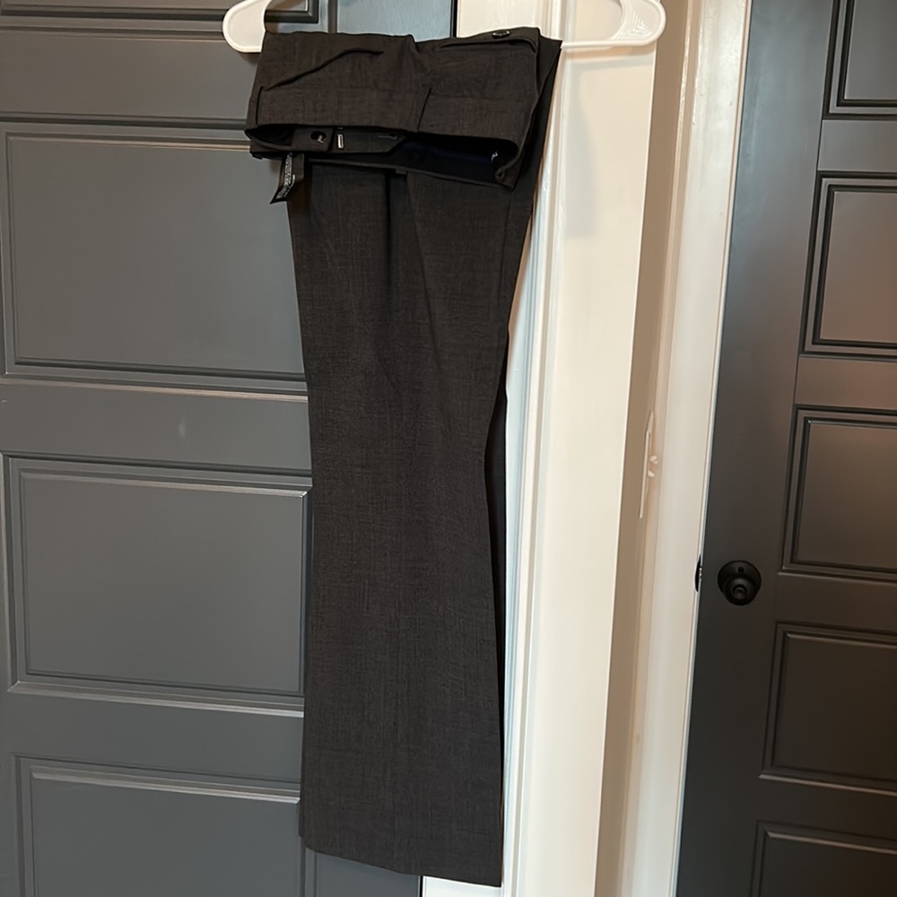 Theory charcoal Sz 6 pants - new